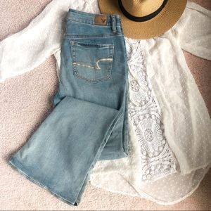 High Rise Artist Flare Jeans in light wash